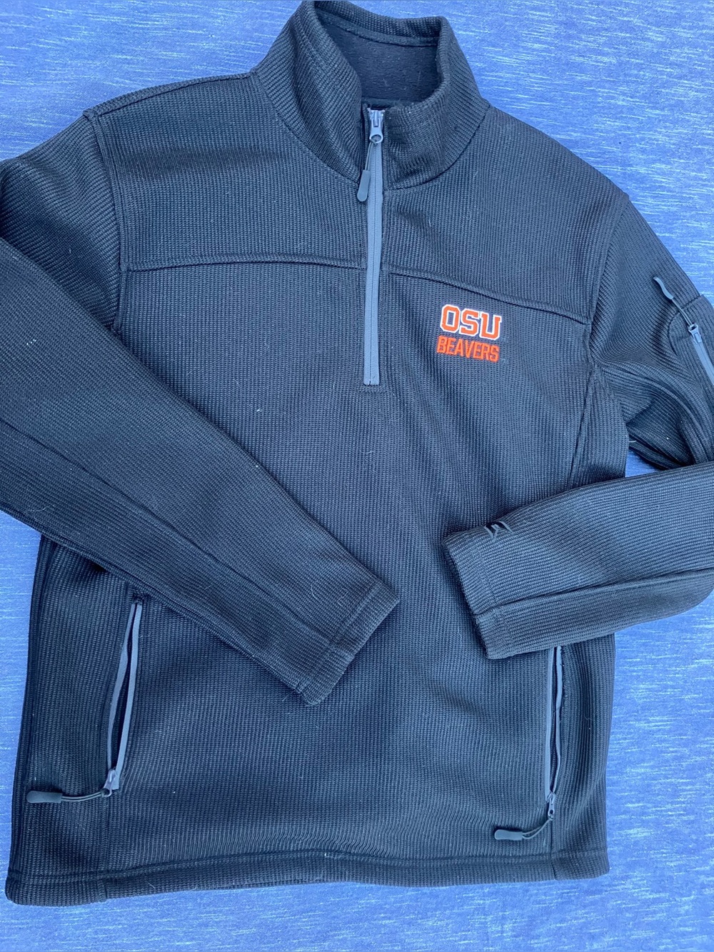 Oregon State Beavers Black Out robbed insulated 1/2 zip heavy jacket Colosseum